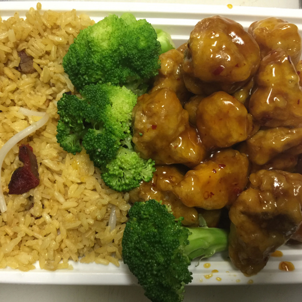 Order B17. General Tso's Chicken Dinner Special  food online from Jade Garden store, Long Branch on bringmethat.com