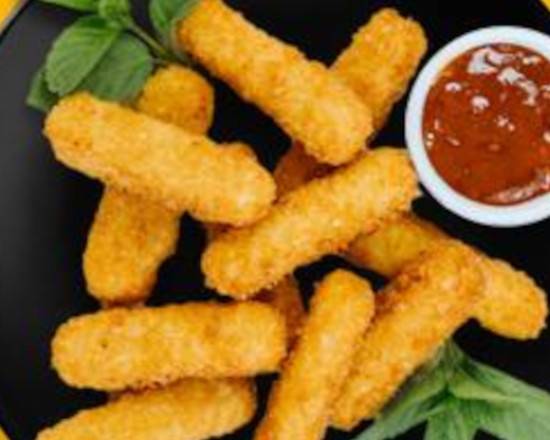 Order Cheesy Mozzarella Strips (5 pcs) food online from Wing Man Co. store, Chicago on bringmethat.com