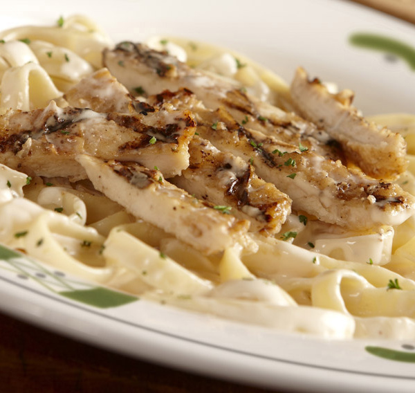 Order Chicken Fettuccine food online from Mr. Pizza Man store, Daly City on bringmethat.com