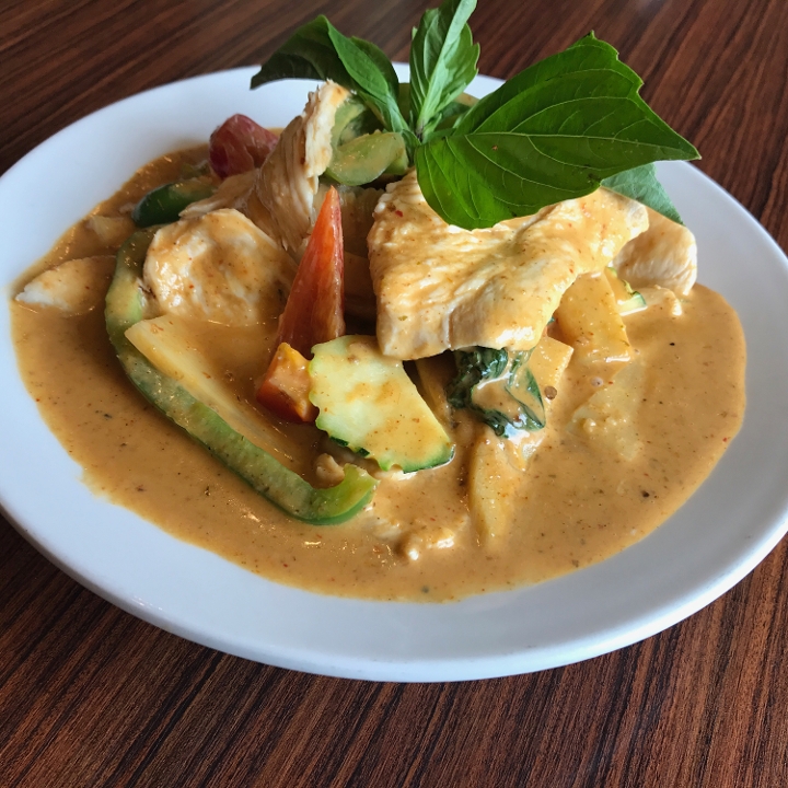 Order Red Curry food online from Saucy's Thai & Pho store, Plano on bringmethat.com