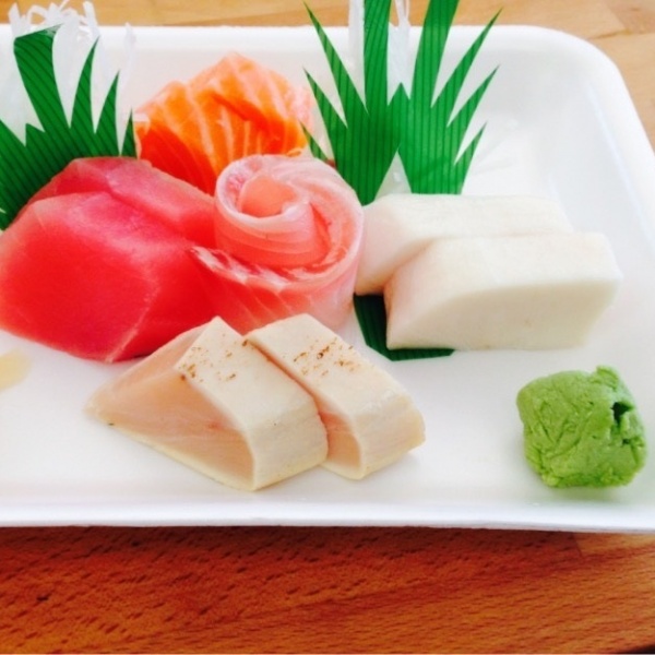 Order Sashimi Entree food online from RAWR Sushi store, Springfield on bringmethat.com