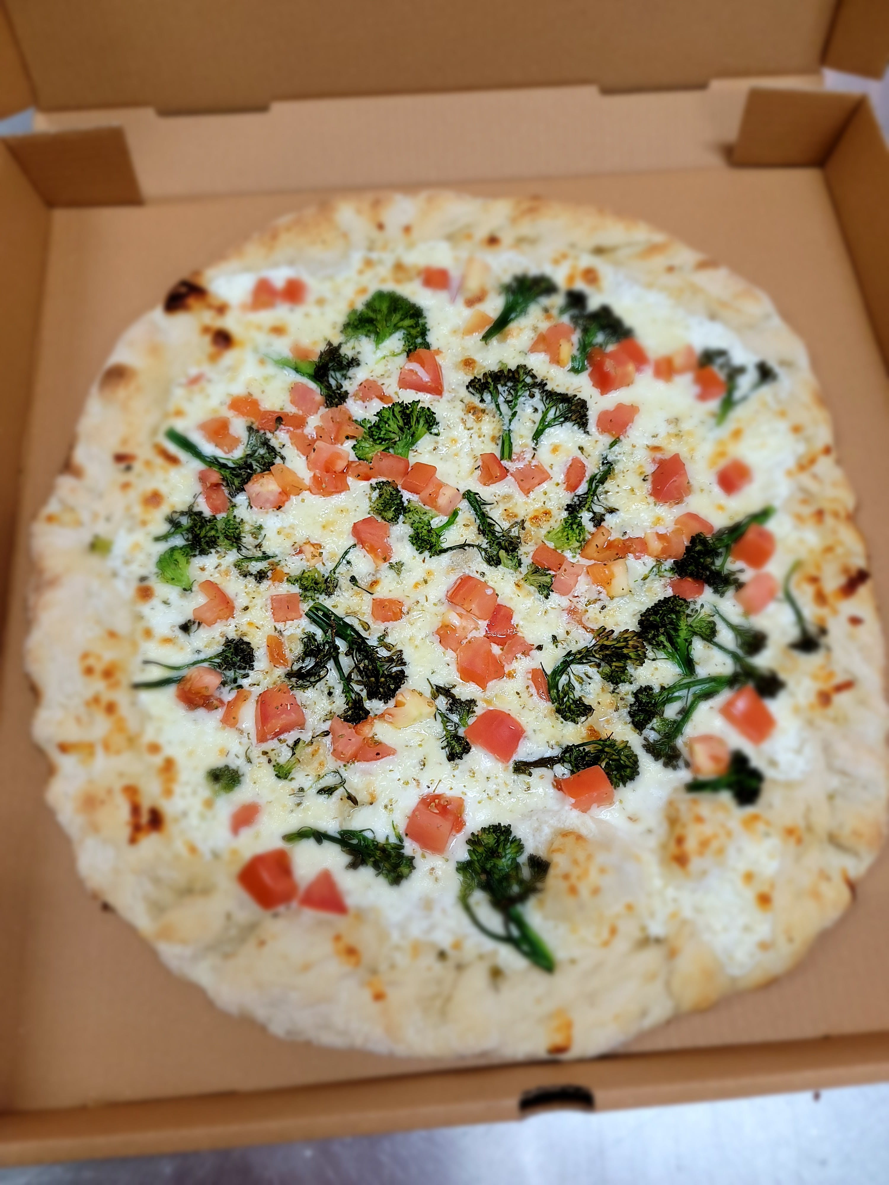 Order Tomato & Broccoli Pizza - Medium 16'' food online from Tony Pizza store, Highspire on bringmethat.com