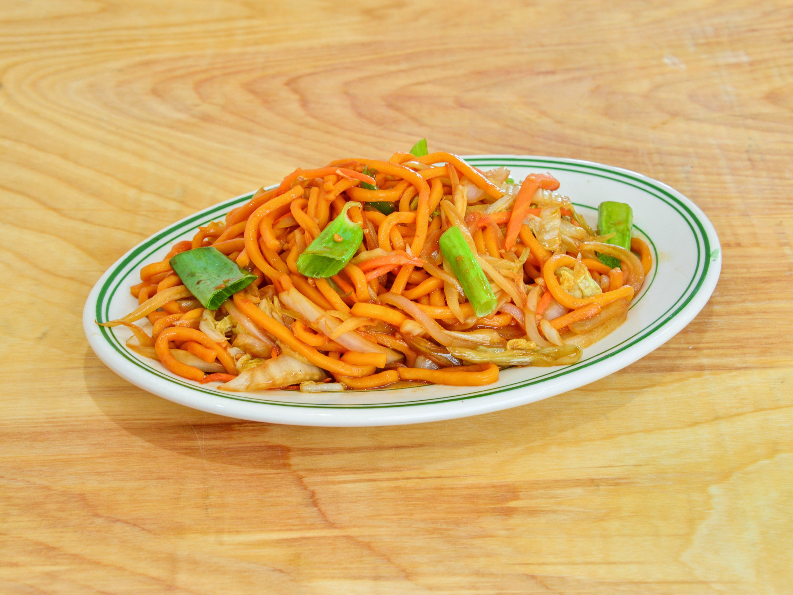 Order C10. Lo Mein with Vegetables food online from Hong Kong Buffet Sushi Hibachi Lounge store, Wadsworth on bringmethat.com