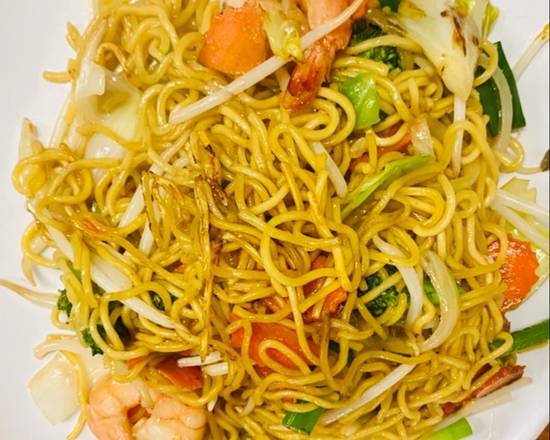 Order Chow Mein food online from Pad Thai Bistro store, Glendale on bringmethat.com