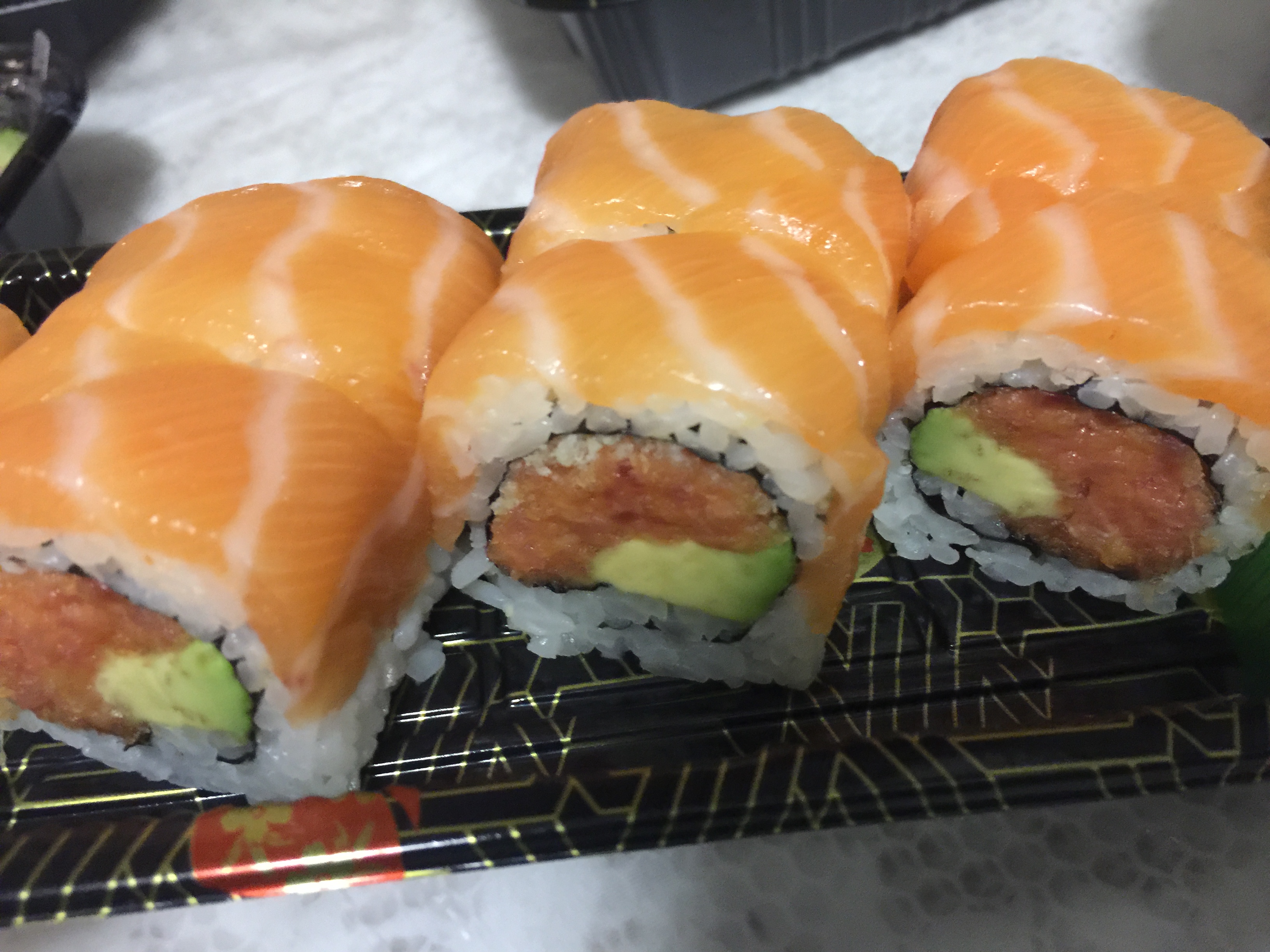 Order Main Street Gold Roll food online from Oishi Sushi store, Hackensack on bringmethat.com