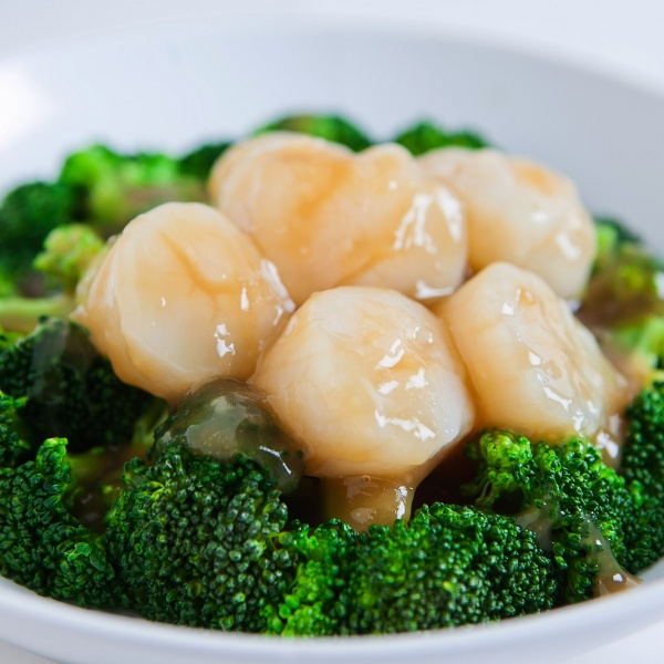 Order Broccoli Scallops food online from Siam chan thai cuisine store, Los Angeles on bringmethat.com