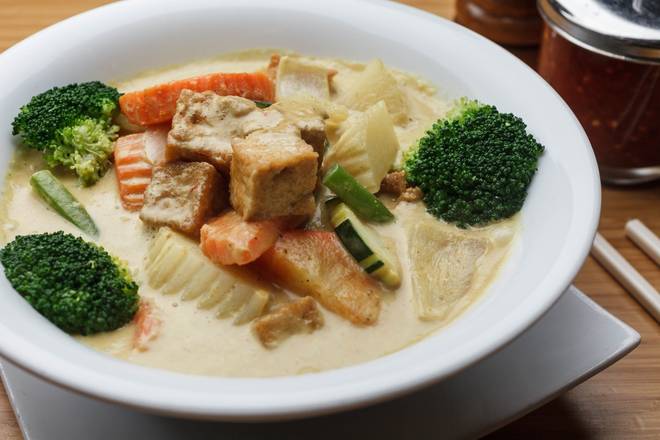 Order Yellow Curry food online from Sukhothai store, New Orleans on bringmethat.com