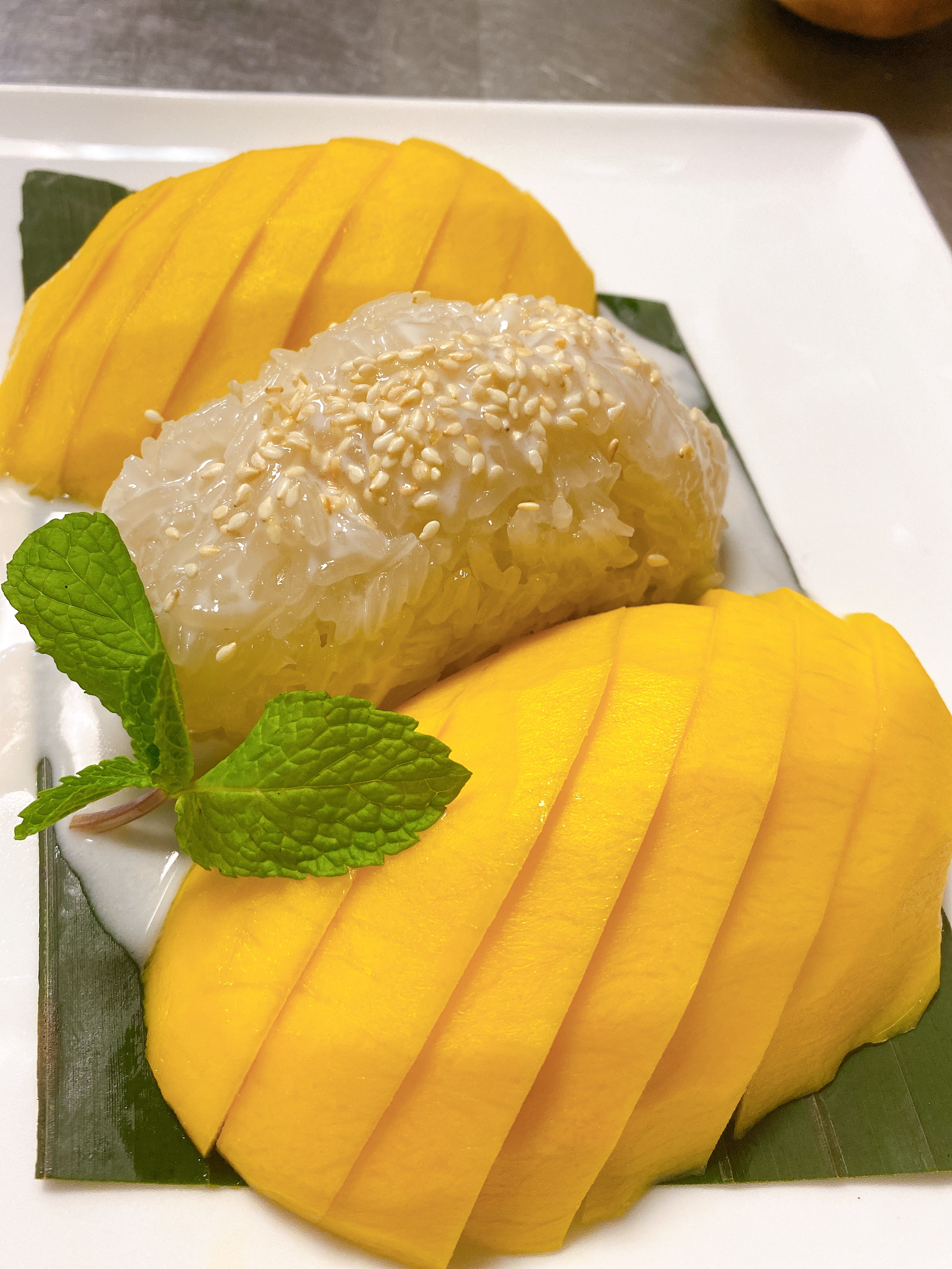 Order Mango with Sweet Sticky Rice food online from Ghang thai kitchen store, Brooklyn on bringmethat.com