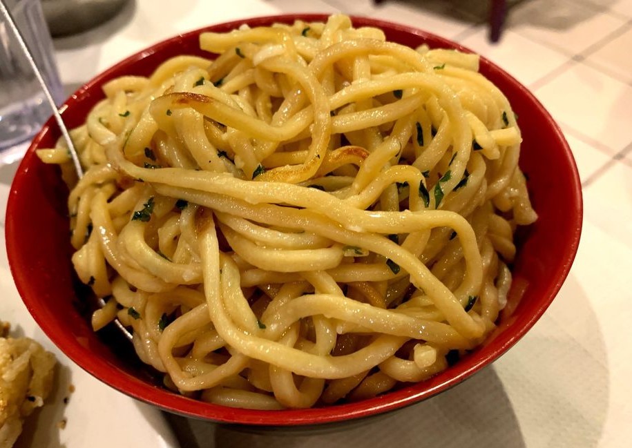 Order House Garlic Noodle food online from PPQ Dungeness Island store, San Francisco on bringmethat.com