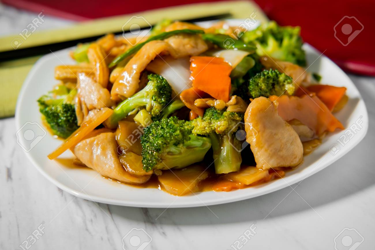 Order 22. Chicken with Mixed Vegetables and Garlic Sauce food online from Panda Chinese Restaurant store, New York on bringmethat.com