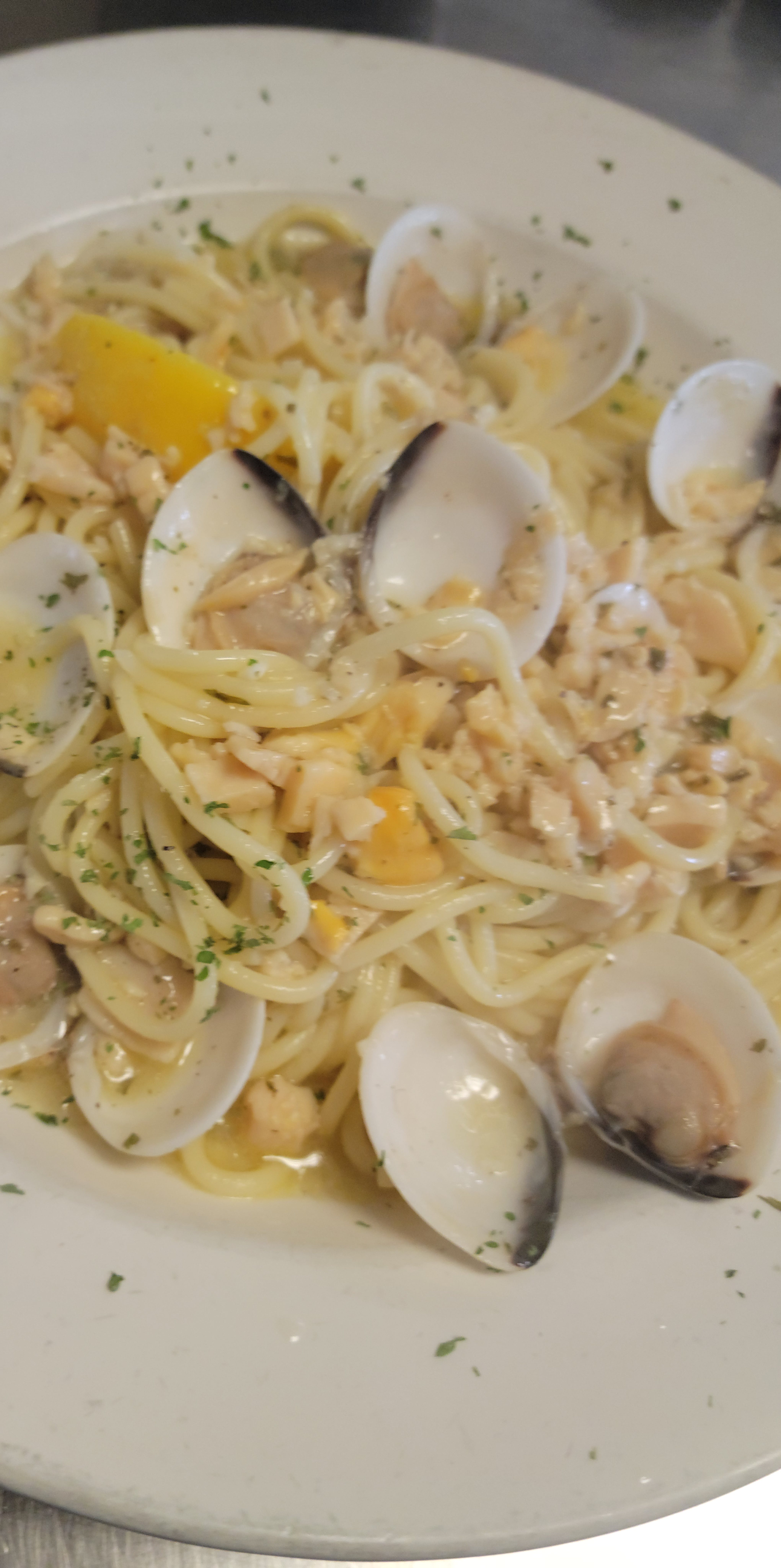 Order Spaghetti with Clams In White Sauce - Entree food online from Brother Pizza Pasta & Sub store, Harrisonburg on bringmethat.com