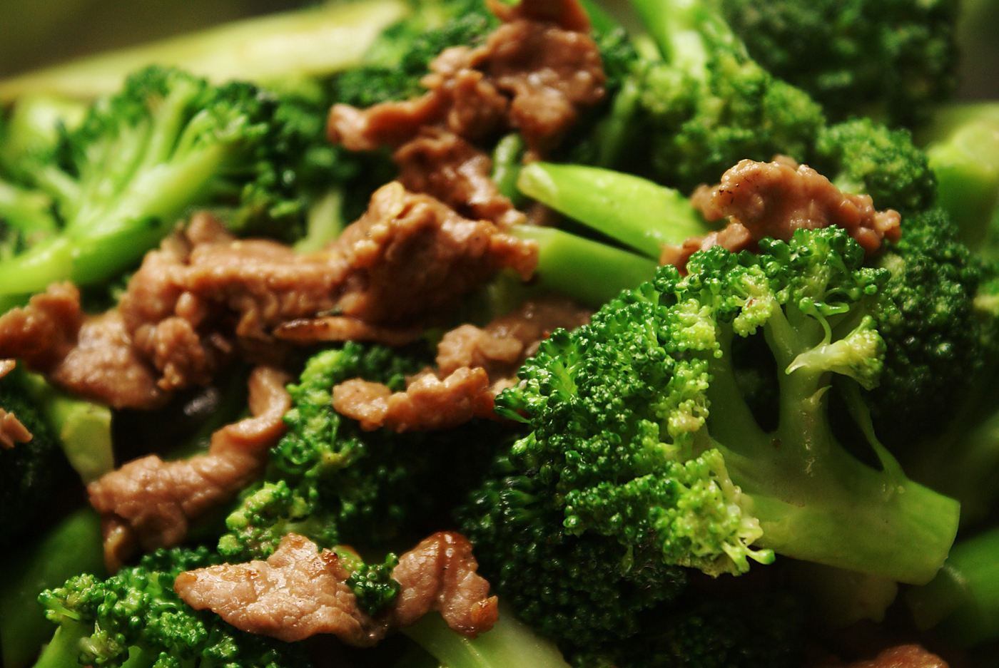 Order B03. Beef with Broccoli food online from Millions Of Milk Tea store, Columbus on bringmethat.com