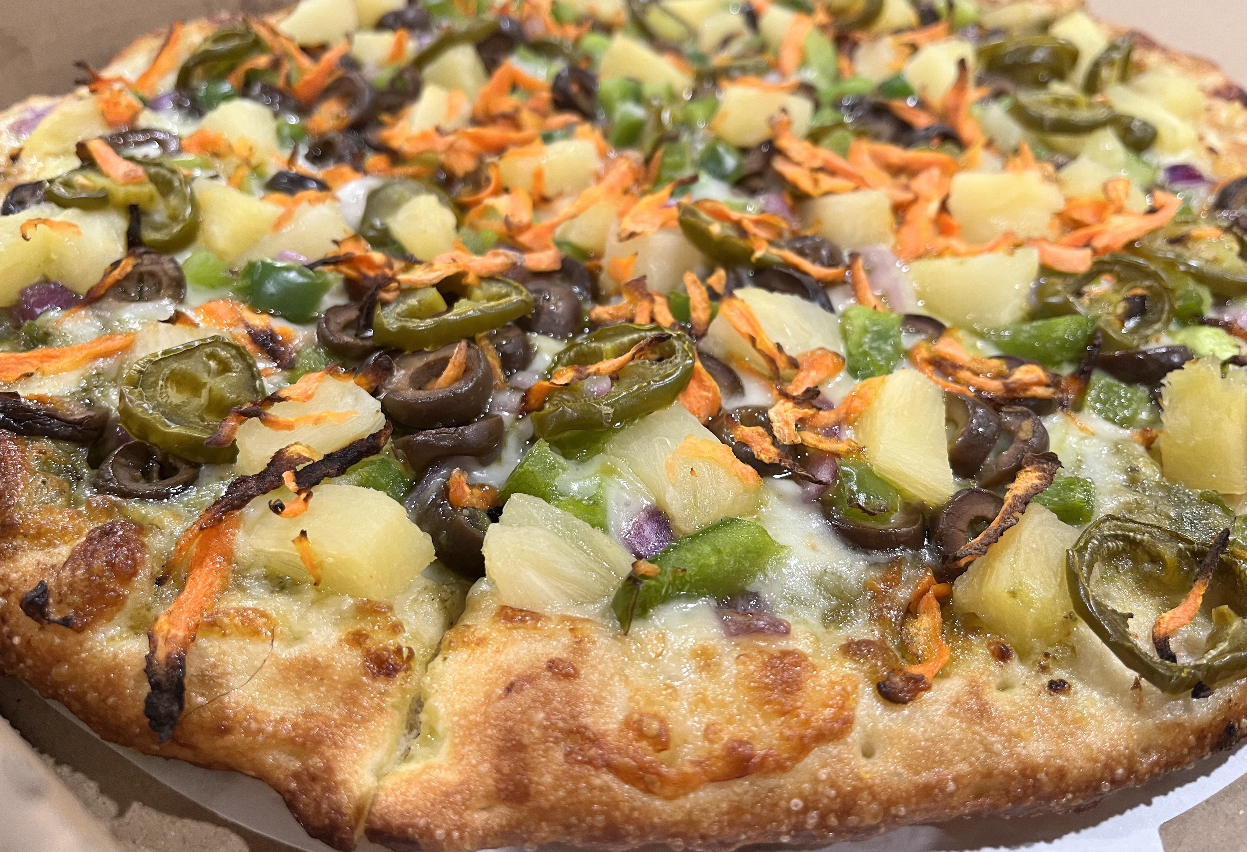 Order Spicy Garden Pizza food online from Namaste Pizza store, Emeryville on bringmethat.com