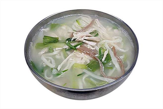 Order Sujebi with Chicken 닭수제비 food online from Halmae Noodle 할매칼국수 store, Palisades Park on bringmethat.com