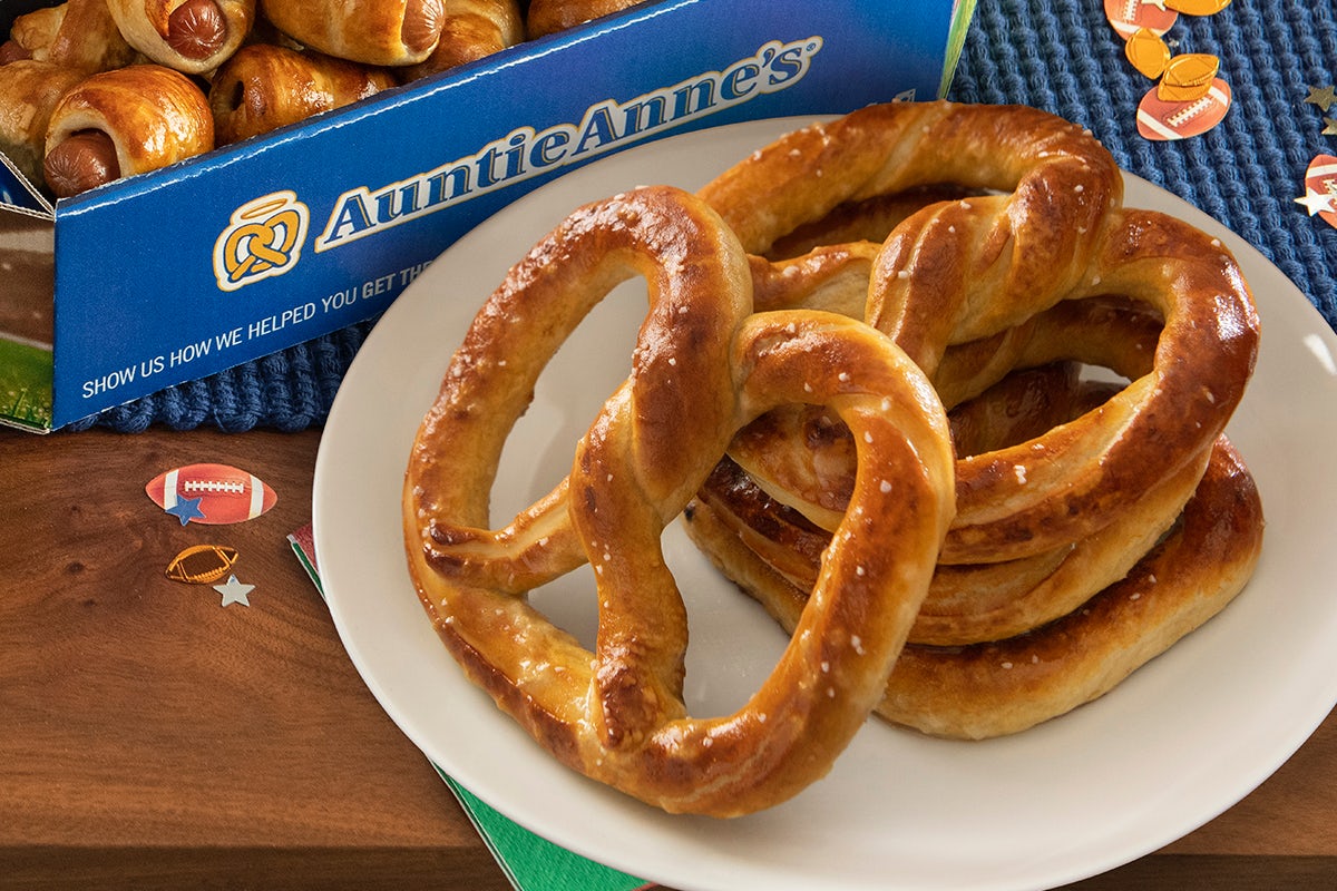 Order Classic Pretzels 6 Pack food online from Auntie Anne store, Ontario on bringmethat.com