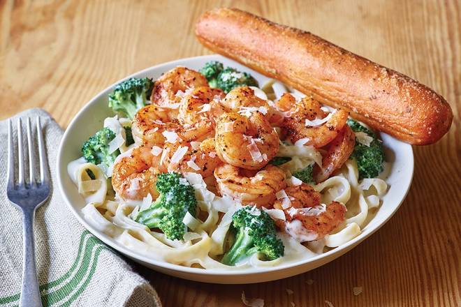 Order Classic Blackened Shrimp Alfredo food online from Applebee store, Calexico on bringmethat.com