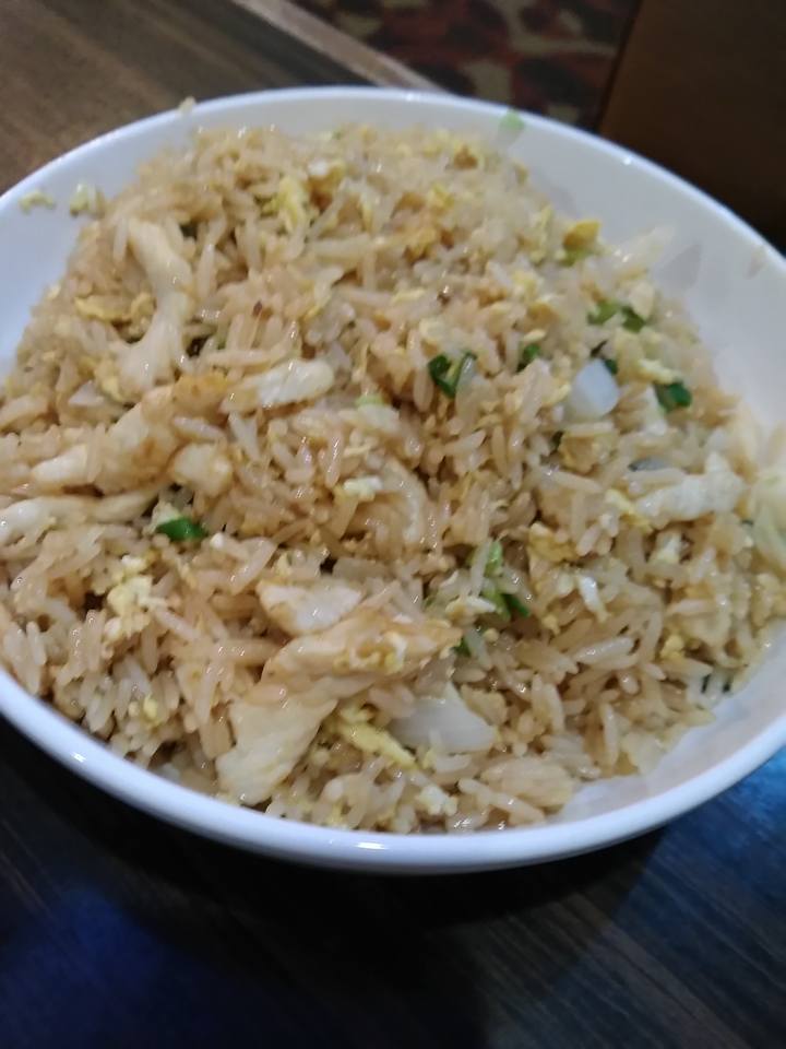 Order 26. Chicken Fried Rice food online from 888 Chinese Restaurant store, Baytown on bringmethat.com