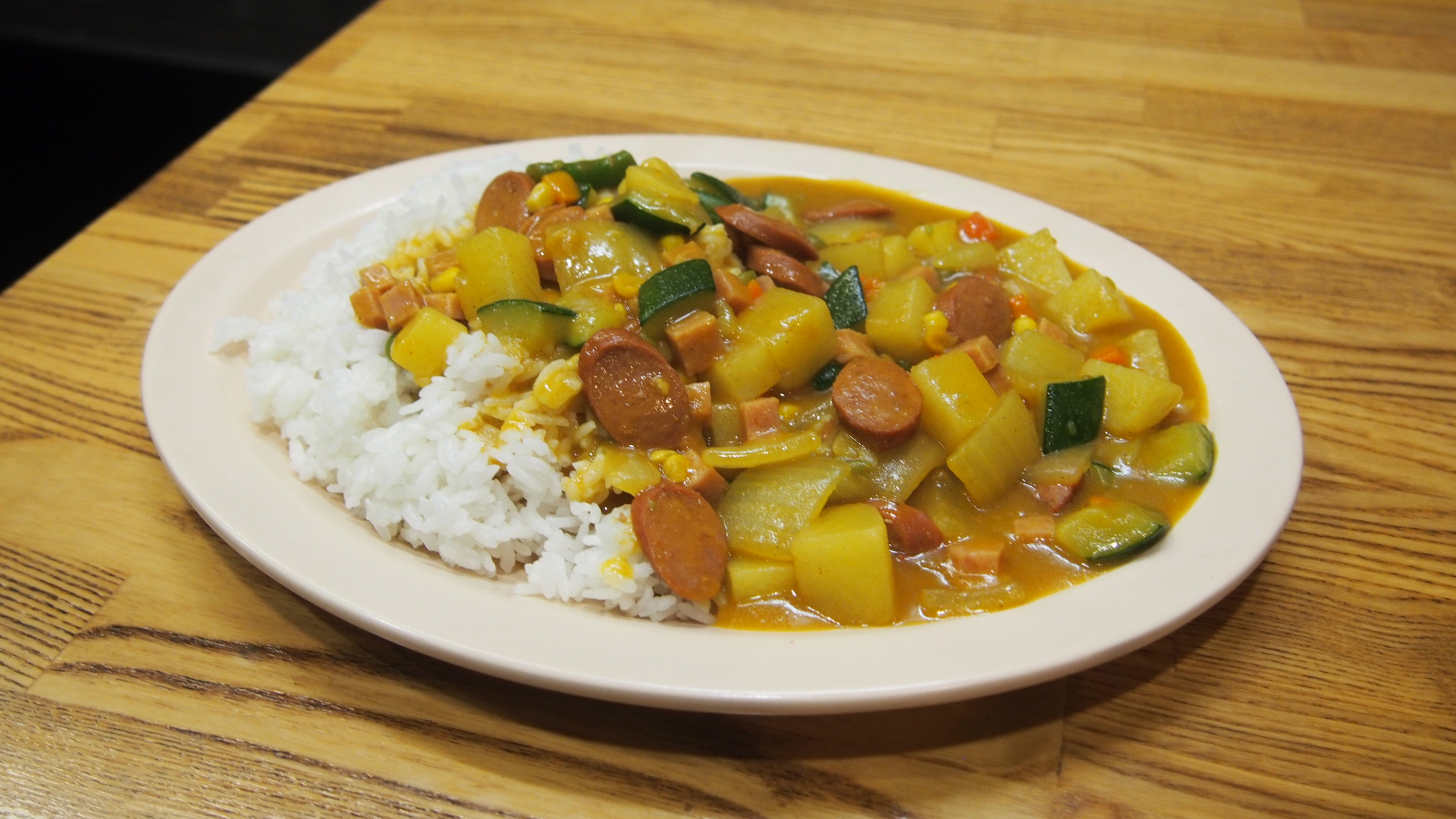 Order K-36B. Curry with Rice (카레라이스/咖喱饭) food online from Restaurant Namsan store, Los Angeles on bringmethat.com