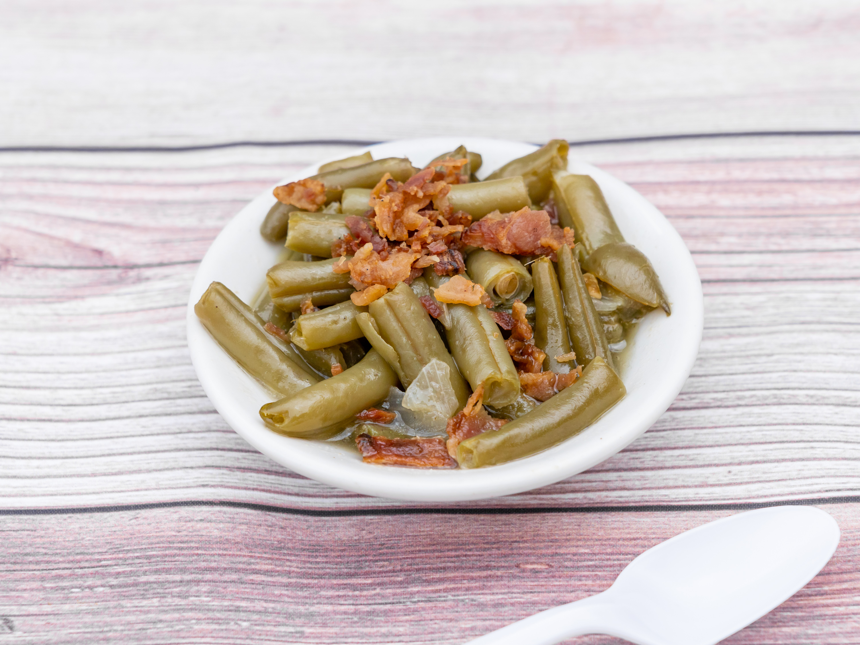 Order Green Beans food online from Mamma Lous Soul Food Kitchen store, San Antonio on bringmethat.com