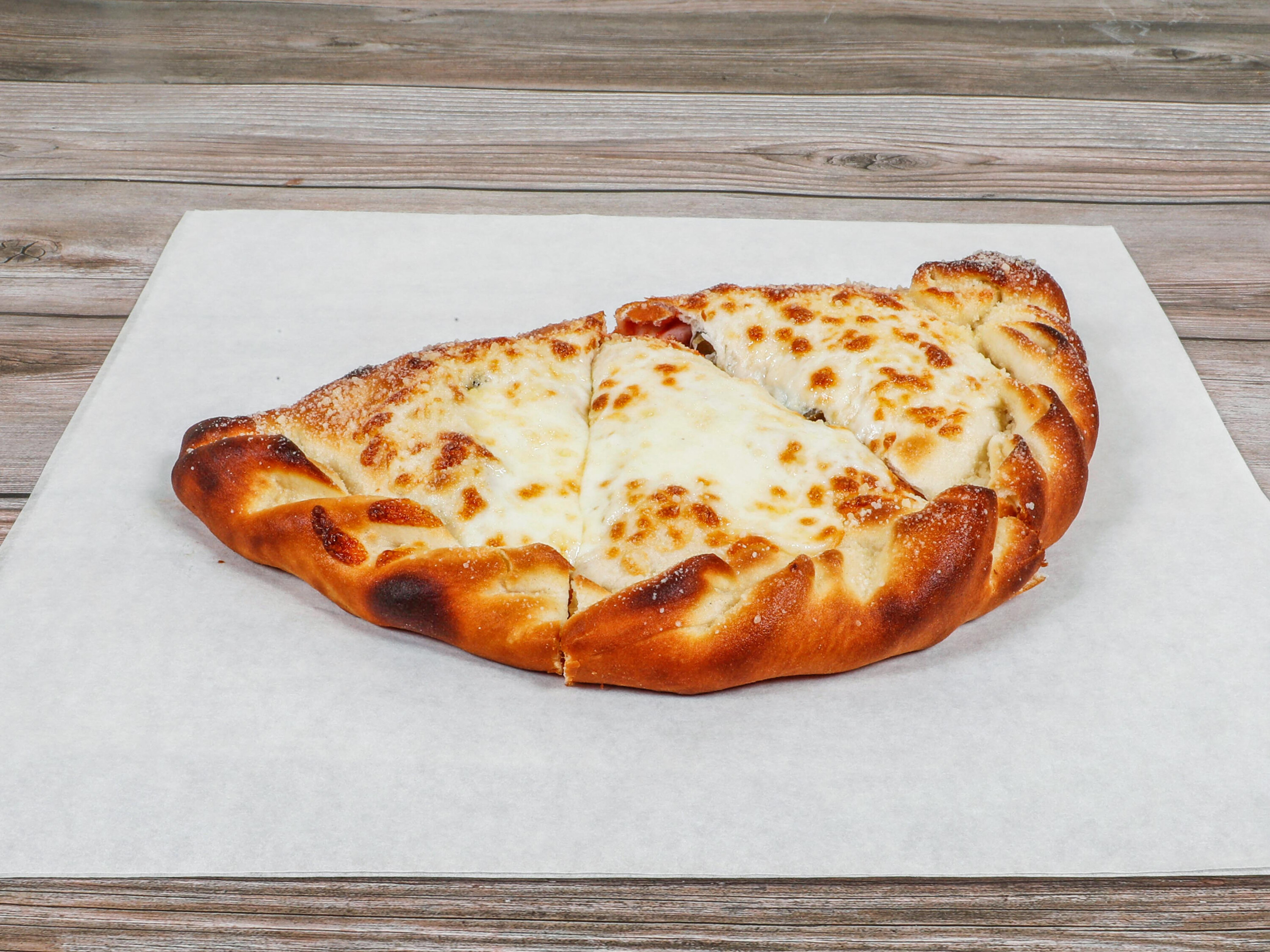 Order Calzone food online from Luigis Pizza store, Modesto on bringmethat.com