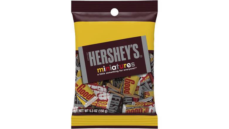Order Hersheys Miniatures Chocolate Assortment Candy food online from Trumbull Mobil store, Trumbull on bringmethat.com