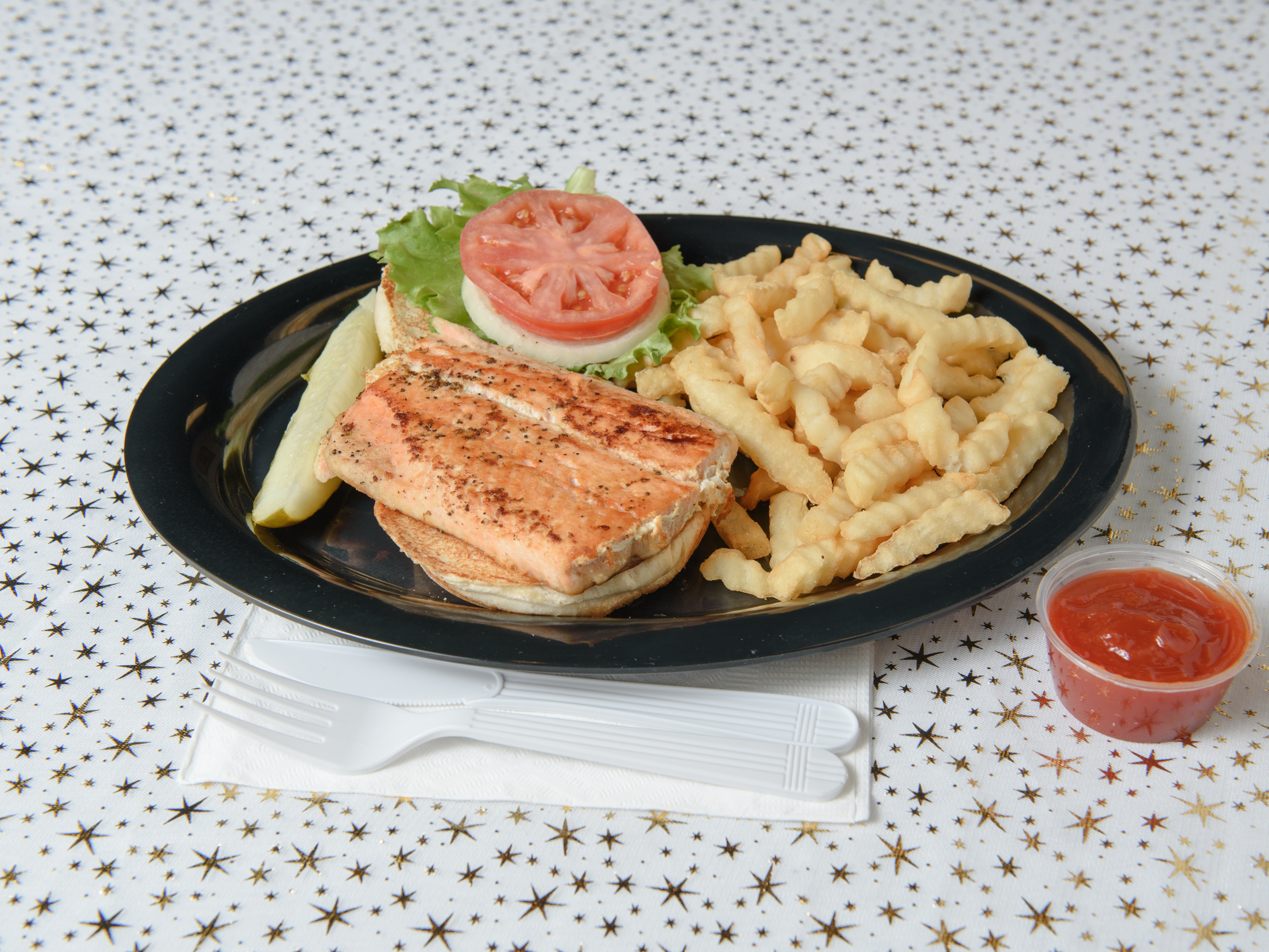 Order Grilled Tilapia Sandwich food online from Hollywood Blvd. store, Woodridge on bringmethat.com