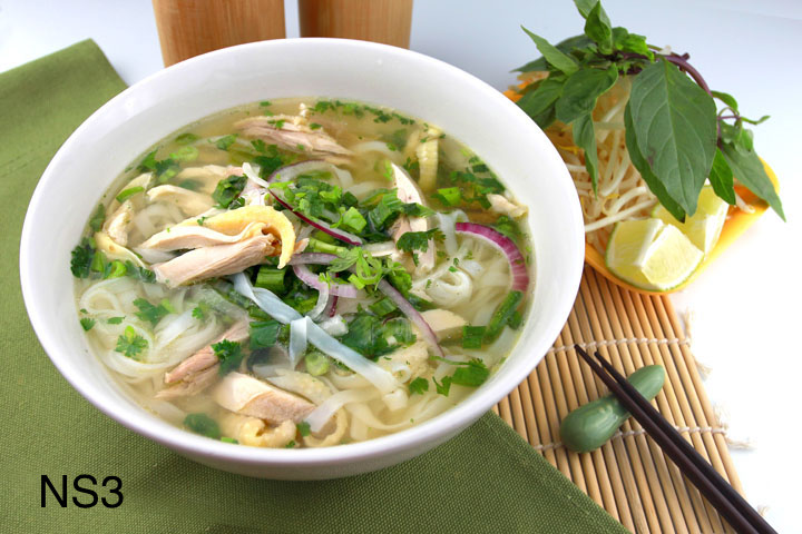 Order NS03. Chicken Noodle Soup food online from So Pho So Good store, San Francisco on bringmethat.com