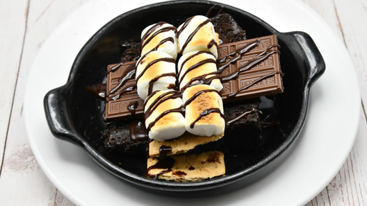 Order Camp Fire S'mores food online from Joe Crab Shack store, Chesapeake on bringmethat.com