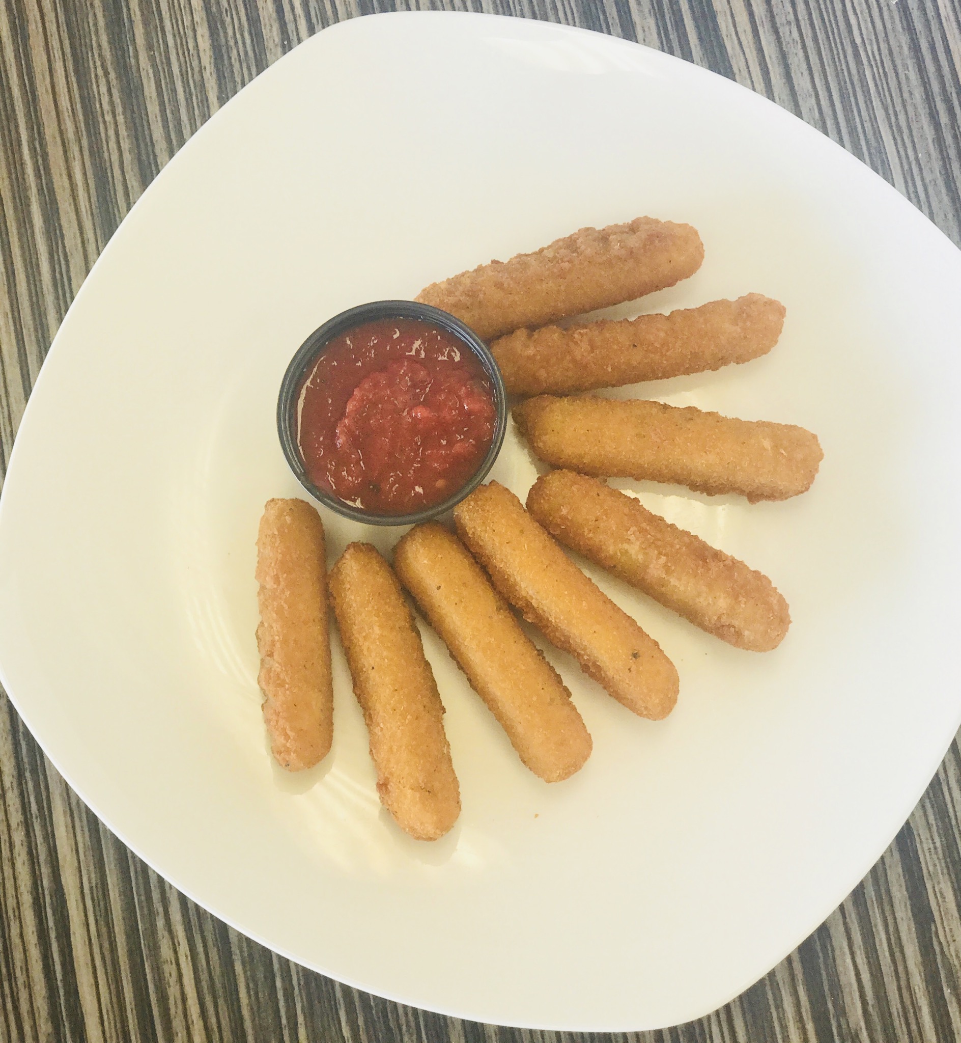 Order 8 Pieces Mozzarella Sticks food online from Giant New York Pizza store, Santee on bringmethat.com