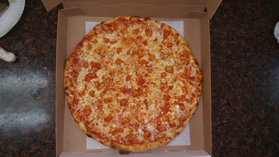 Order Buffalo Chicken Pizza - Pizza food online from Mark's Pizza & Restaurant store, Hackensack on bringmethat.com