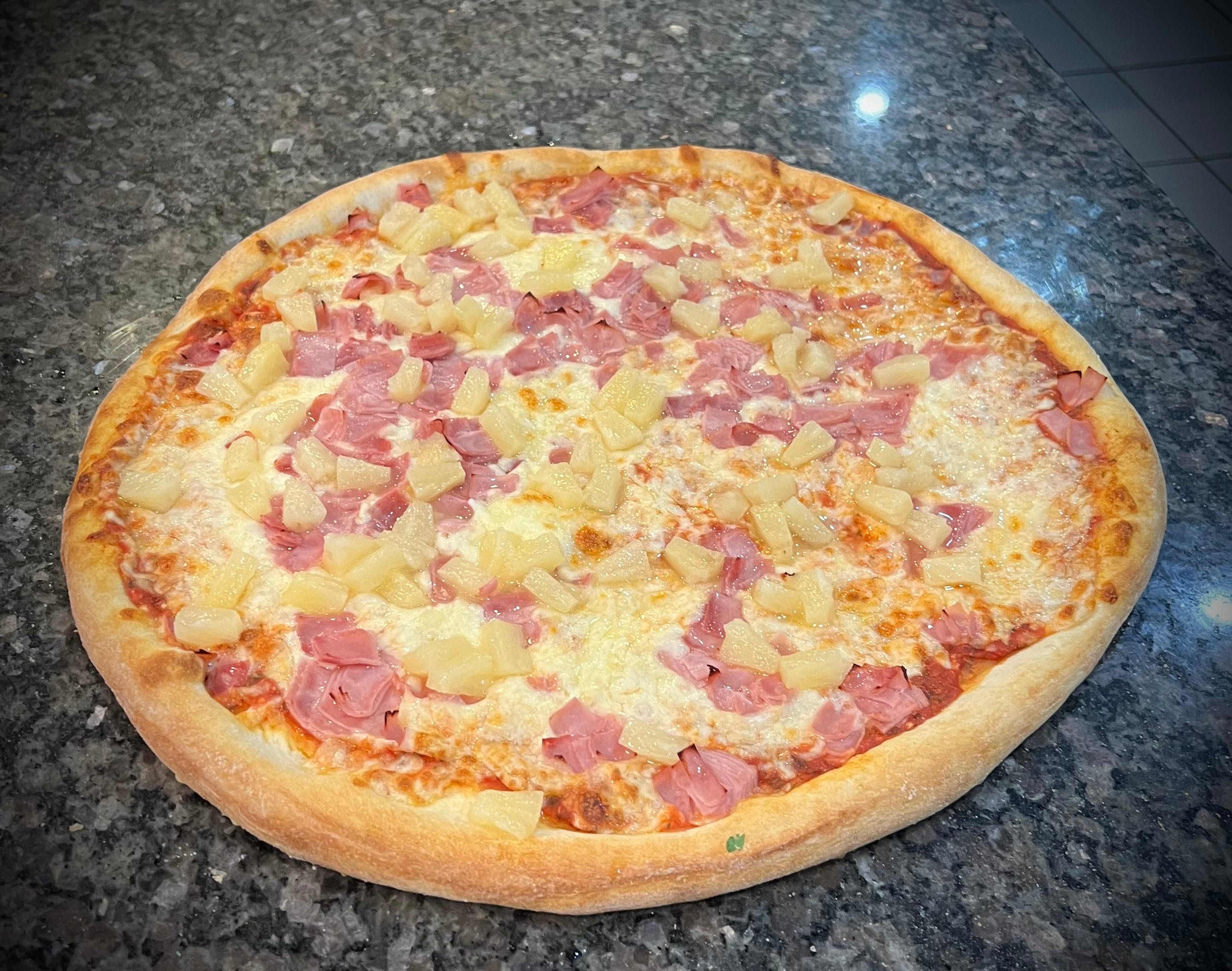 Order Hawaiian Pizza - Large food online from Margherita's Restaurant Pizzeria and Bar store, Laureldale on bringmethat.com