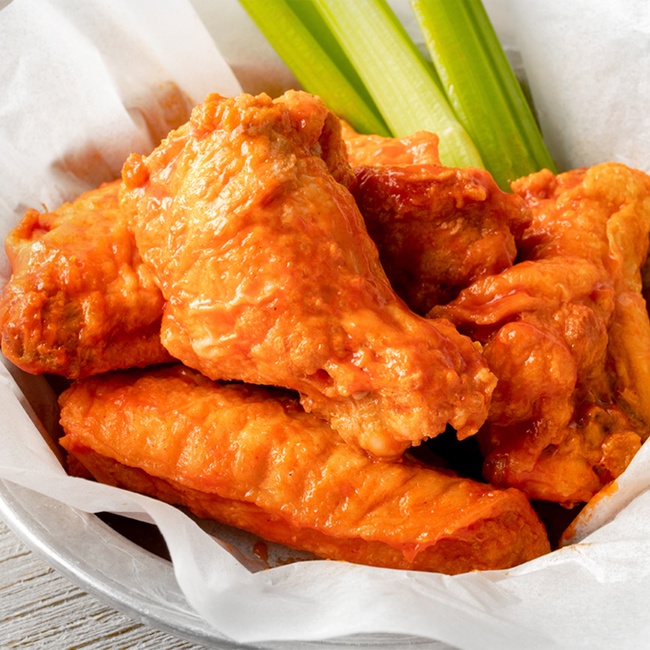 Order 10 Wings food online from Hurricane Grill & Wings store, Lindenhurst on bringmethat.com