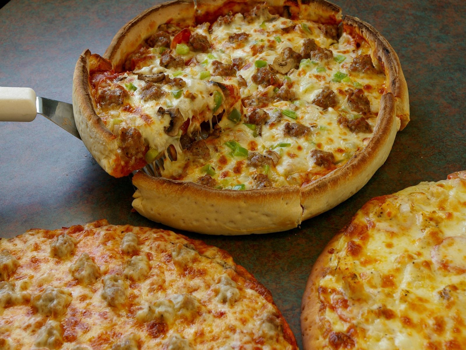 Order 9" BYO 1-3 Topping Pizza food online from Broadway Bar & Pizza store, Rochester on bringmethat.com