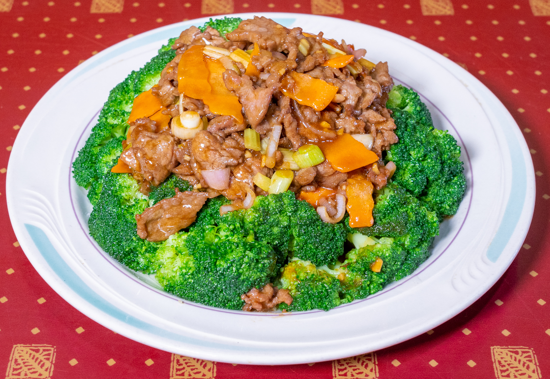 Order 西 兰 花 牛 肉  / Beef with Broccoli food online from Chao Zhou Restaurant store, Madison Heights on bringmethat.com