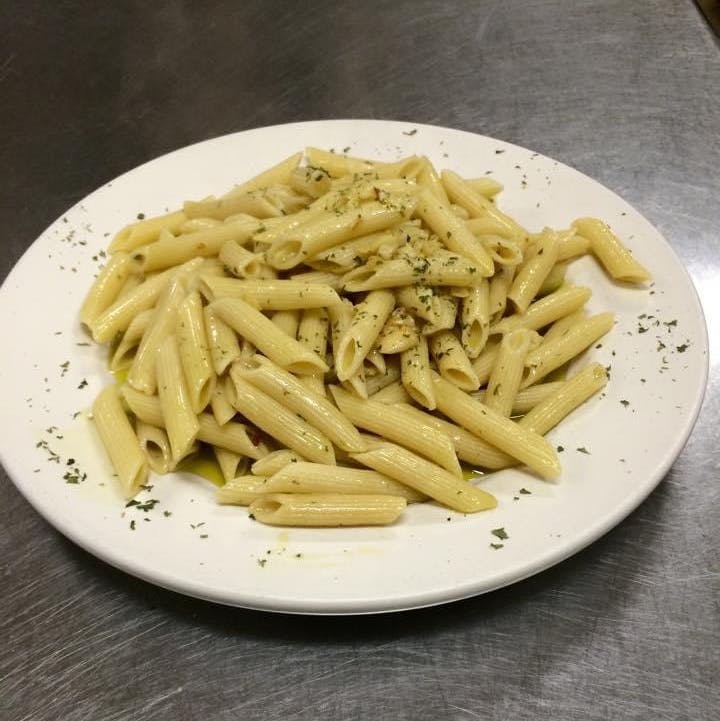 Order Pasta with Garlic & Oil - Platter food online from Lorenzo's Pizza store, Fountain Hill on bringmethat.com