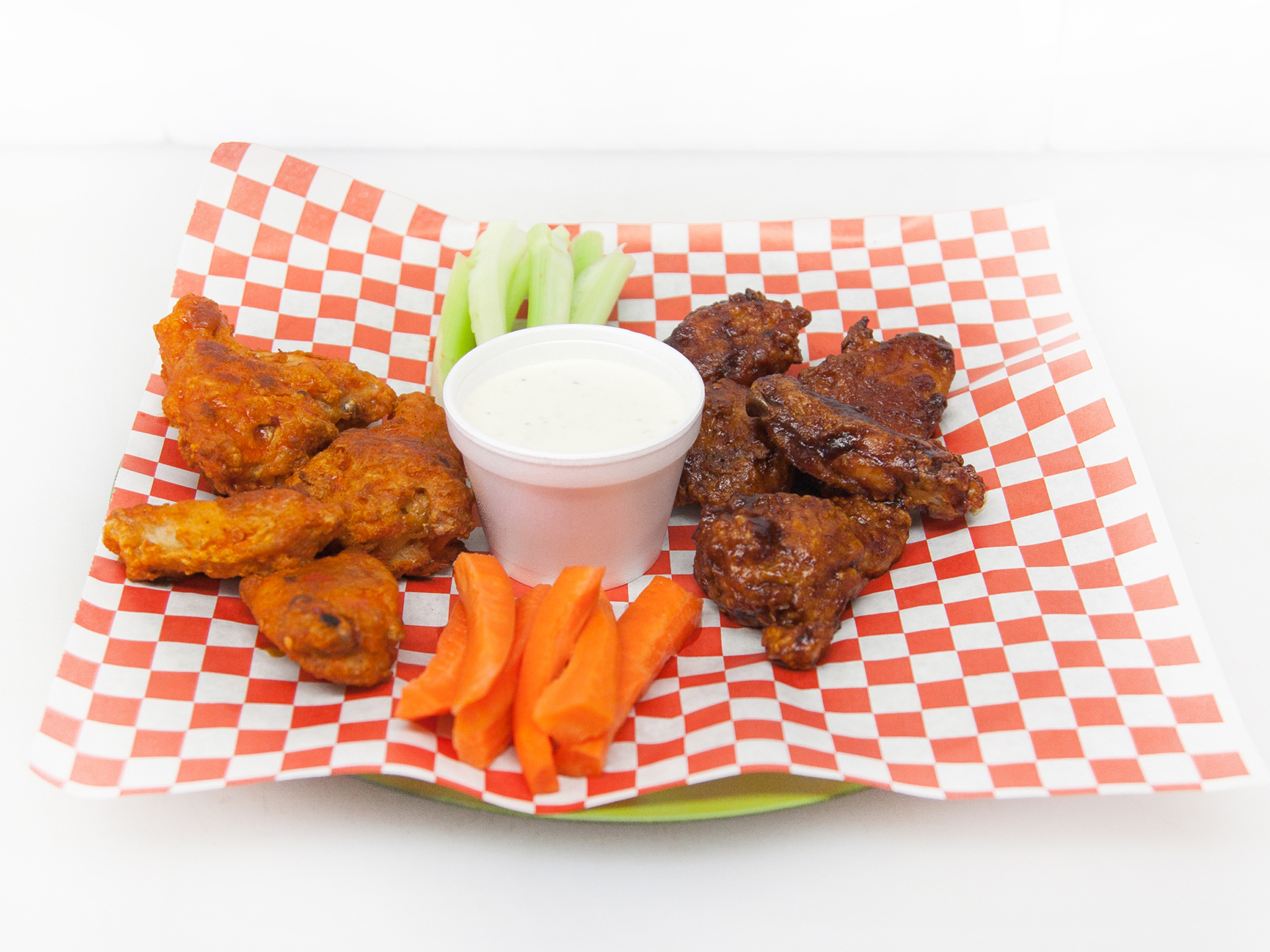 Order 10 Pieces Hot Wings food online from Valentino's Pizza store, Long Beach on bringmethat.com