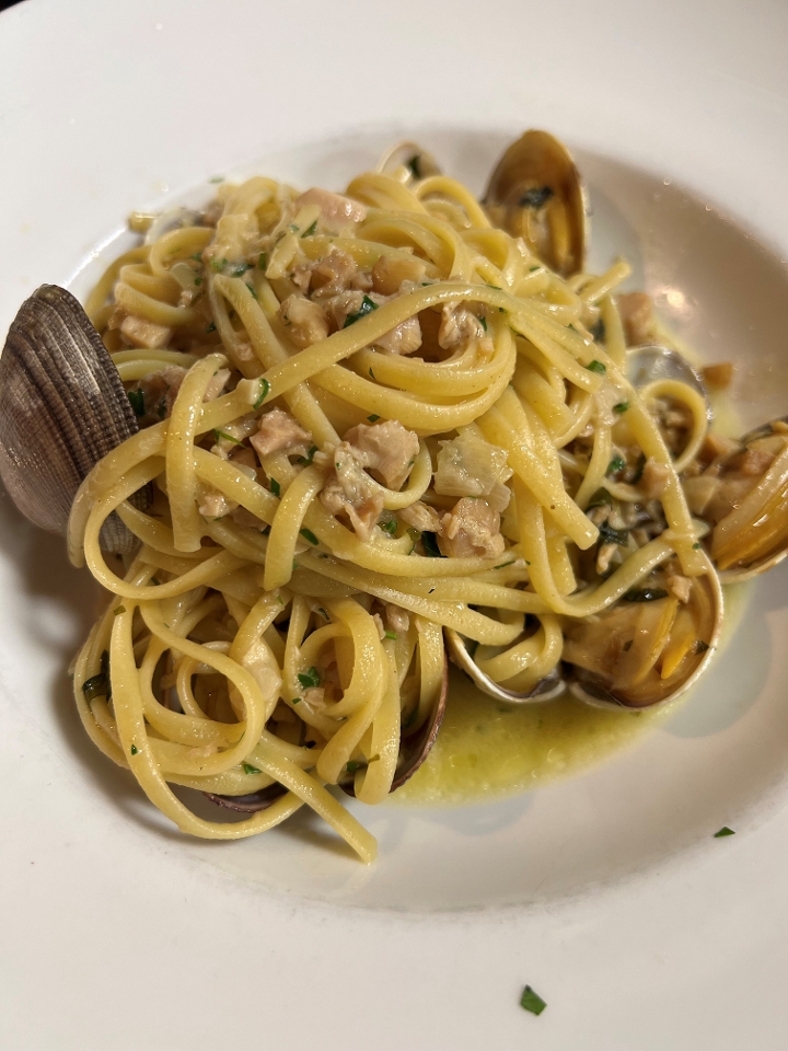 Order Linguini Vongole food online from Roma store, Menlo Park on bringmethat.com