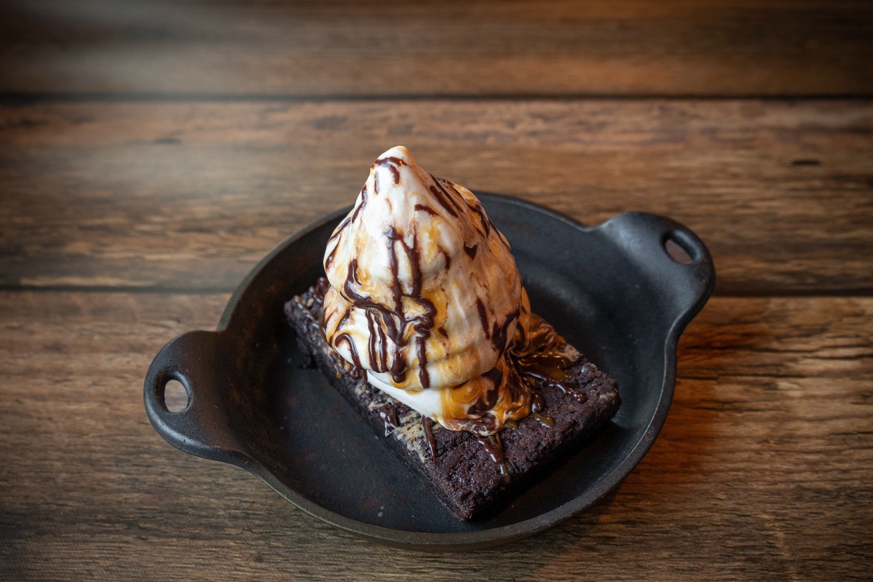 Order SMOTHERED BROWNIE food online from Pitfire Artisan Pizza store, Los Angeles on bringmethat.com