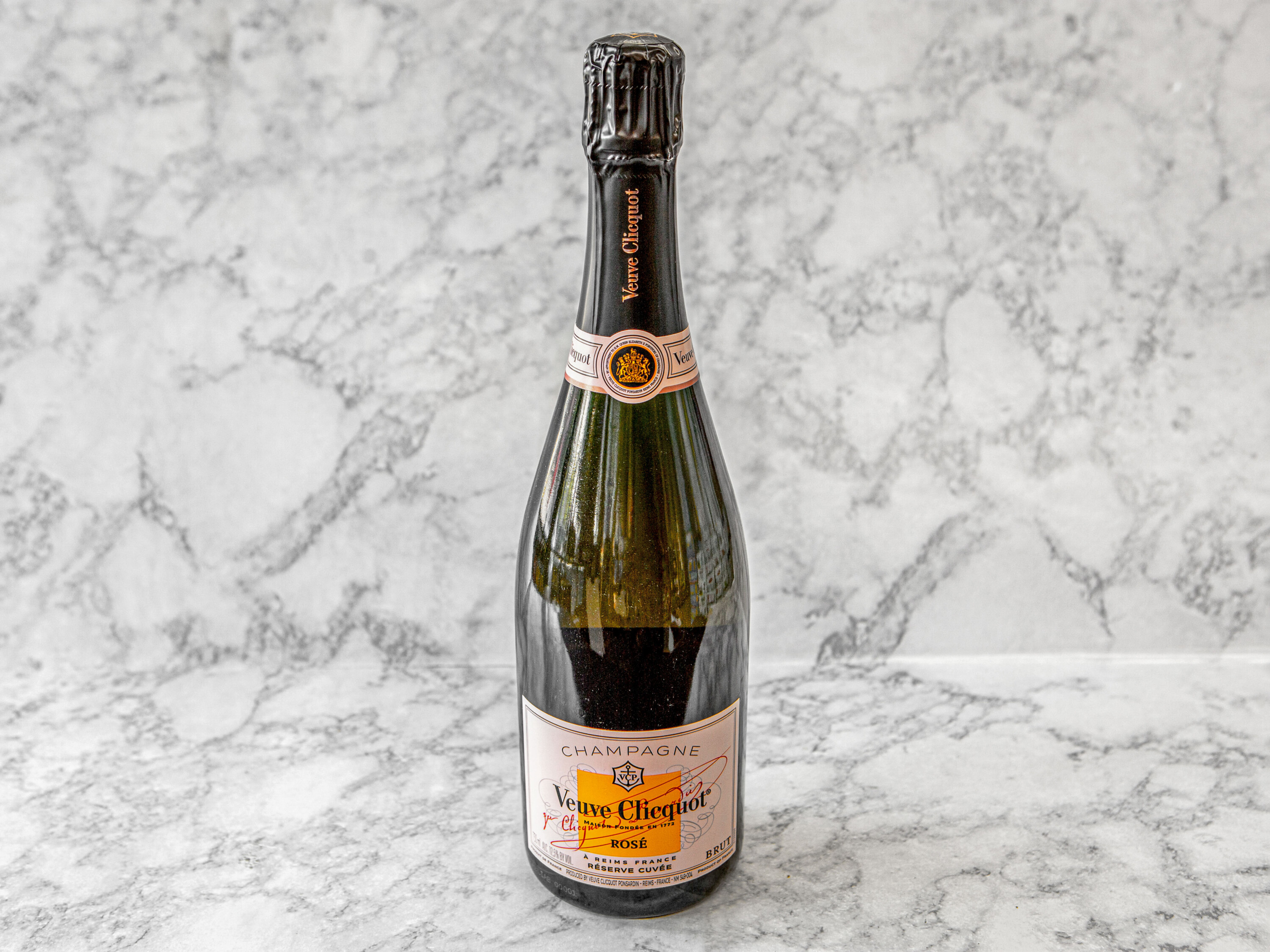 Order Veuve Clicquot Rose, 750 ml. Champagne, 12.5% ABV food online from Day & Night Liquor & Market store, Venice on bringmethat.com