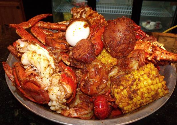 Order Dungeness Crab (1 lb) food online from Red Pier Cajun Seafood & Bar store, Southaven on bringmethat.com