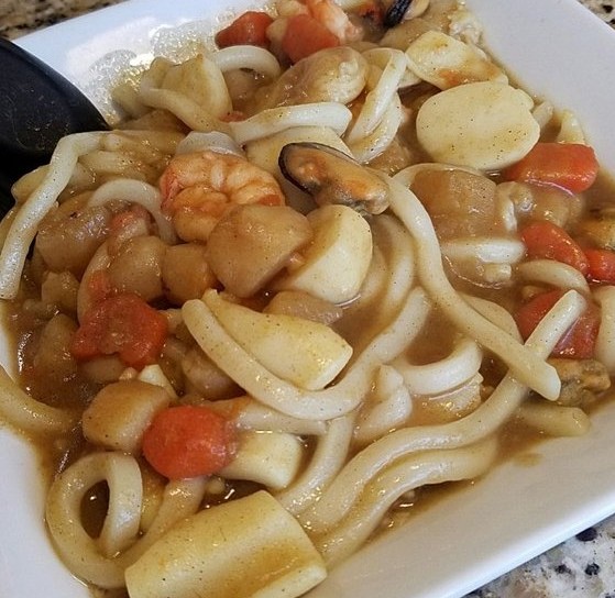 Order Seafood Curry Noodle food online from Noodle Q Home Style Fresh Noodles store, Fresno on bringmethat.com