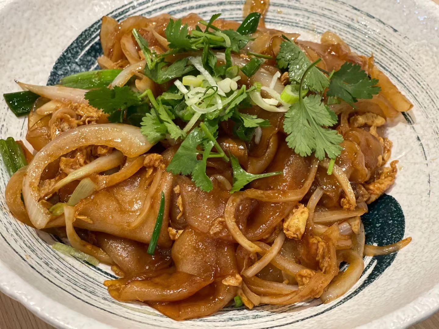 Order House Special Stir Fry Chewy Flat Noodle food online from Northern Cafe store, Temple City on bringmethat.com