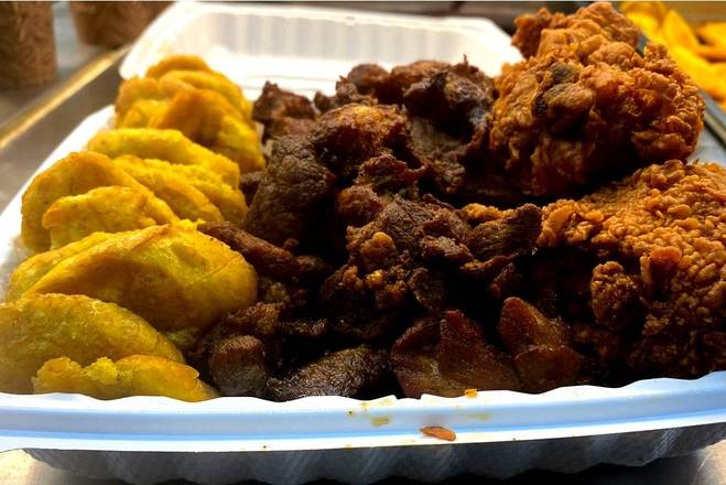 Order Cerdo,Pollo Con Hueso y Tostones food online from Peralta Brentwood Deli Grocery store, Brentwood on bringmethat.com