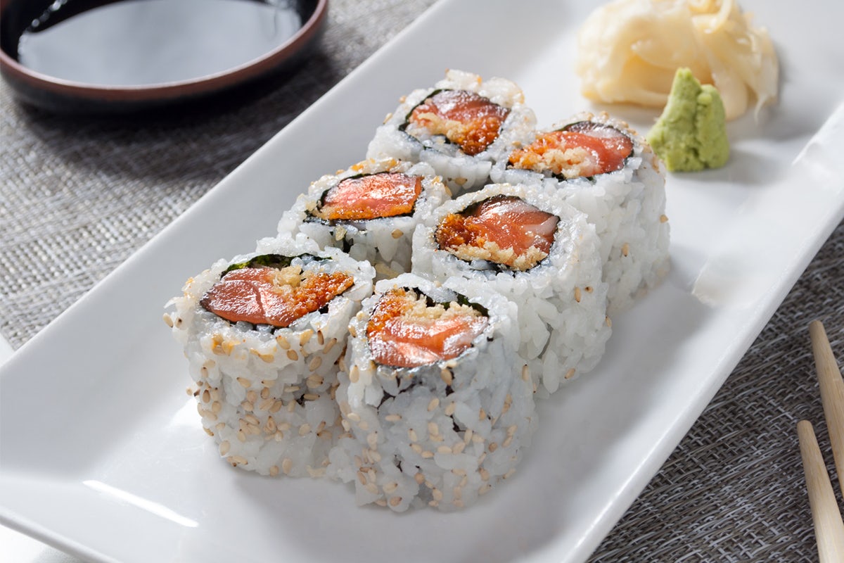 Order Crunchy Spicy Salmon Roll food online from Harura Chicago store, Chicago on bringmethat.com