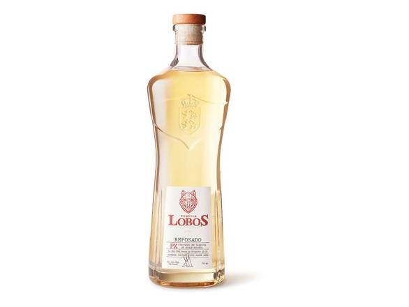 Order Lobos 1707 Tequila Joven - 750ml Bottle food online from Josh Wines & Liquors Inc store, New York on bringmethat.com