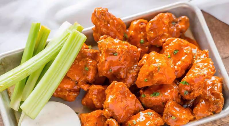Order Boneless Wings food online from On Tap Sports Cafe store, Fultondale on bringmethat.com