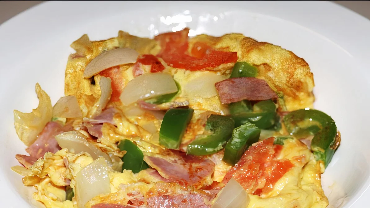 Order Western Omelet food online from Lee Family Deli store, Camden on bringmethat.com
