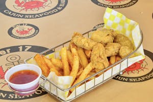 Order Fried Oyster Basket (8 Pieces) food online from Pier 17 Seafood store, Louisville on bringmethat.com