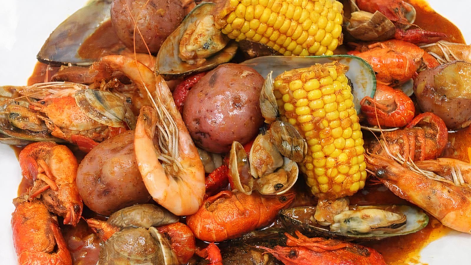 Order Combo 6 (1 lb) food online from Old Town Crab store, Lawrenceville on bringmethat.com