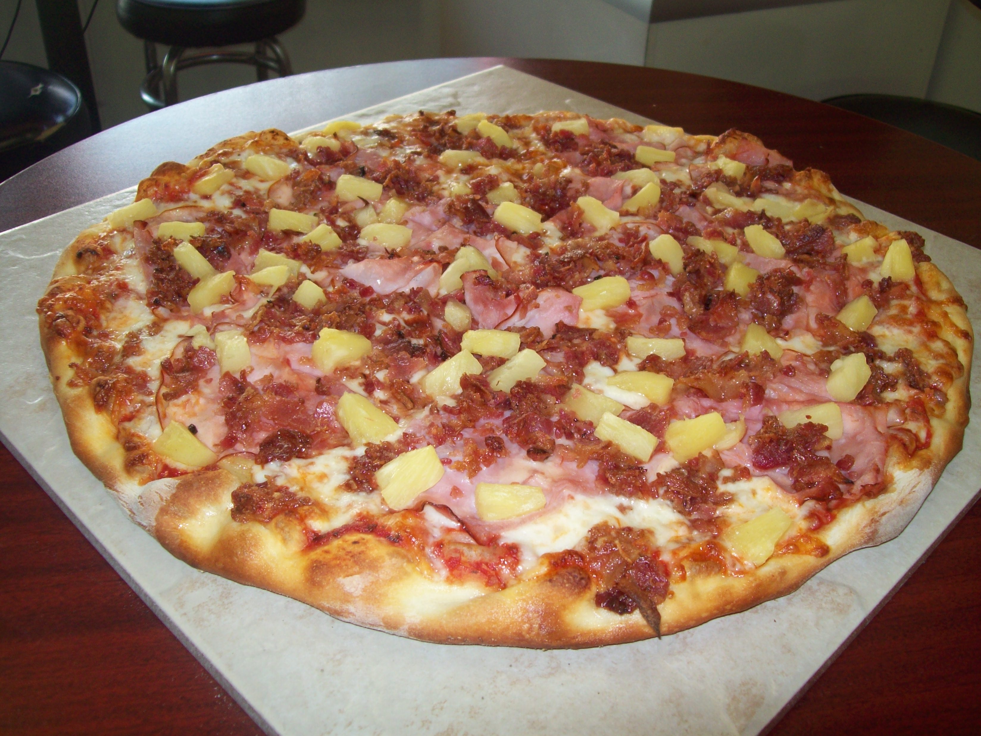 Order Hawaiian Delight Pizza food online from Rinaldi Pizza & Sub Shop store, Marne on bringmethat.com